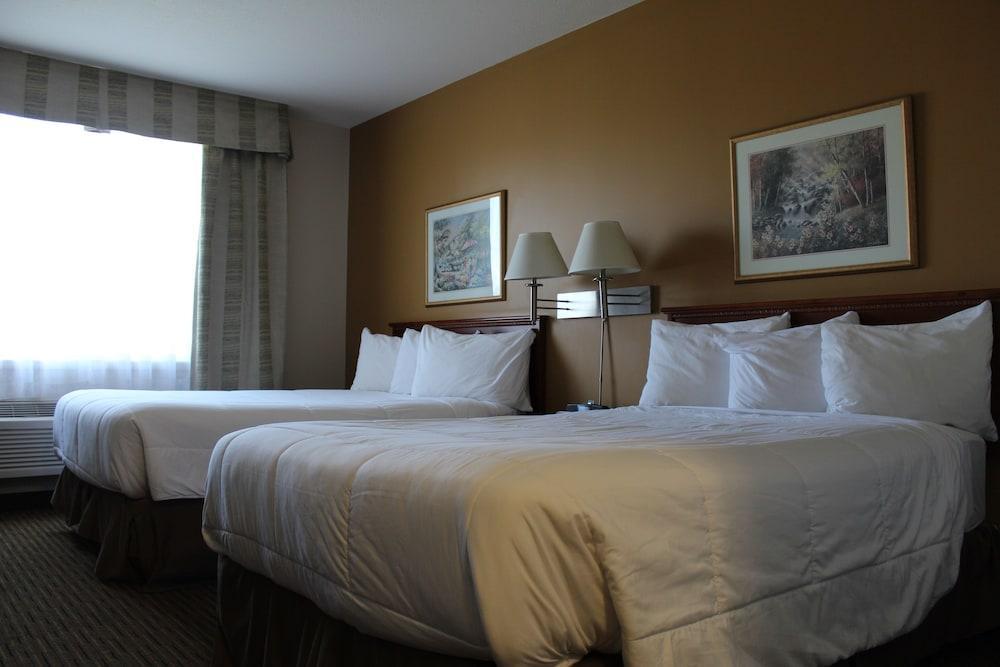 Foxwood Inn And Suites Fox Creek Eksteriør billede