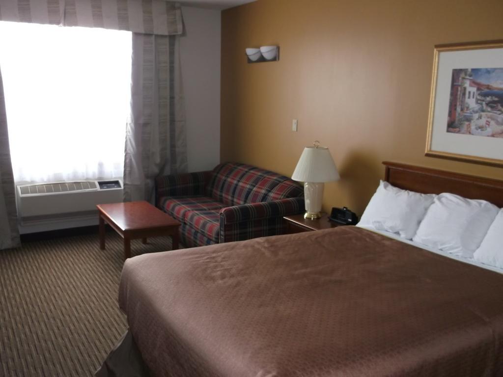 Foxwood Inn And Suites Fox Creek Værelse billede