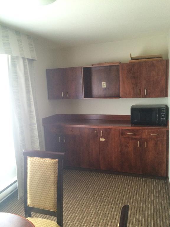 Foxwood Inn And Suites Fox Creek Værelse billede