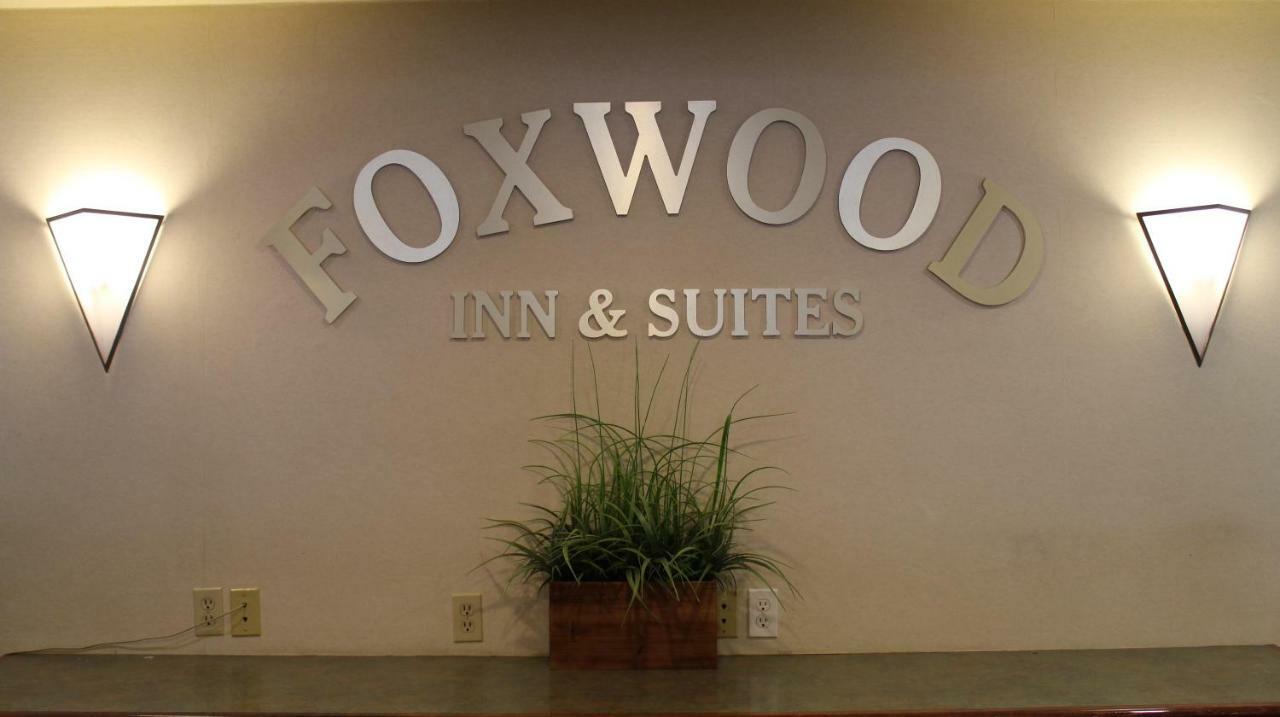 Foxwood Inn And Suites Fox Creek Eksteriør billede